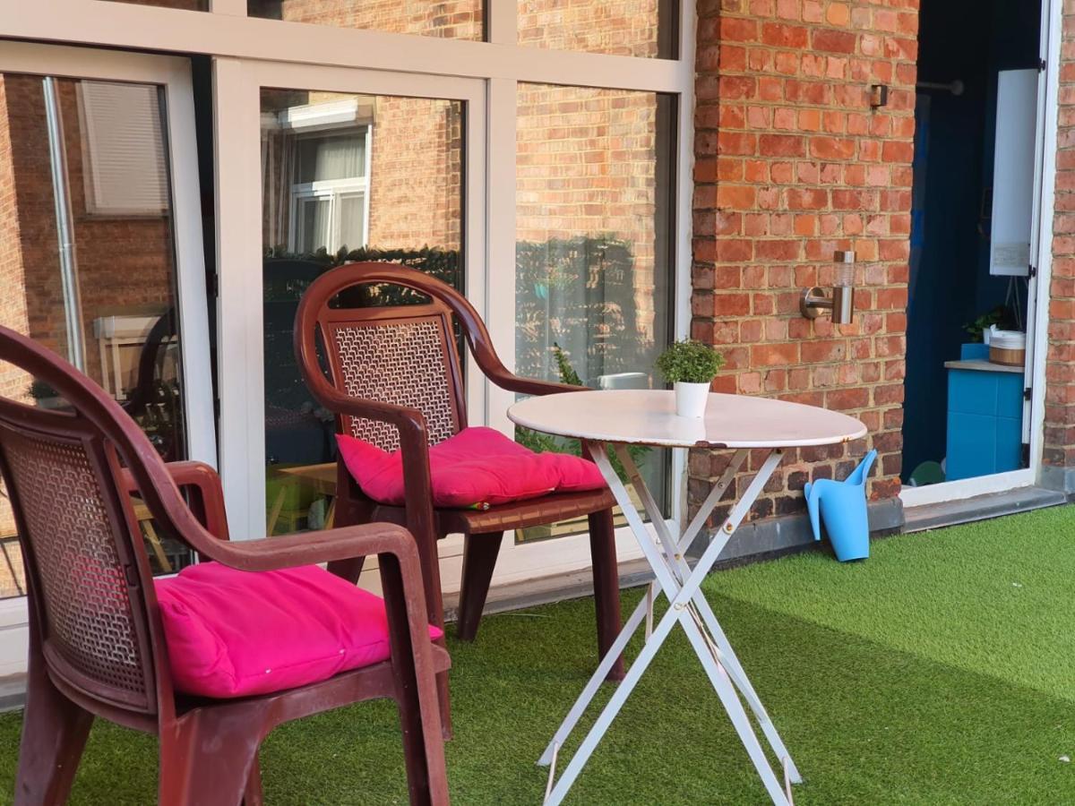 Apartamento Ibiza Vibes Studio - Festive, Beach & Sun Atmosphere - Amazing Location In City Center Namur Exterior foto
